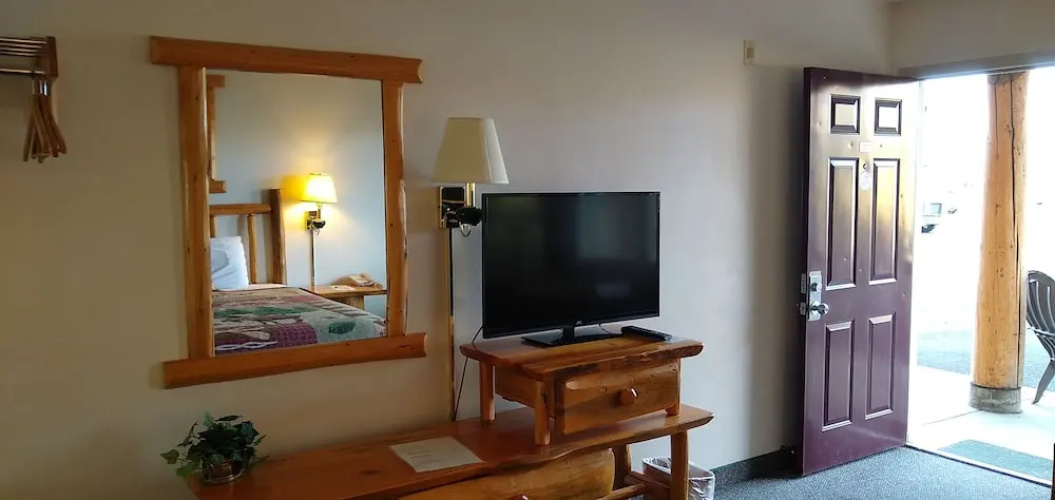 The Ponderosa Motel