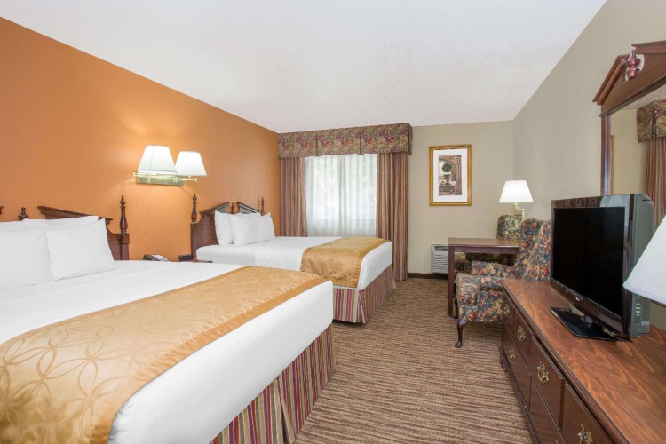 Deluxe Quadruple room