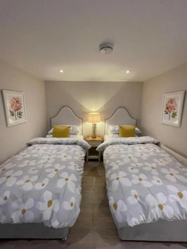 Dancy Mews Over 30's Only apartment