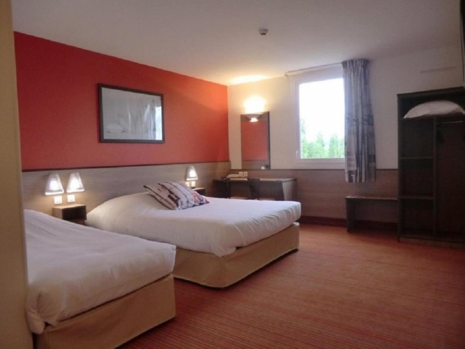 Standard Triple room