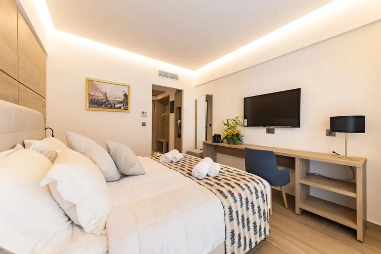 Deluxe Double room