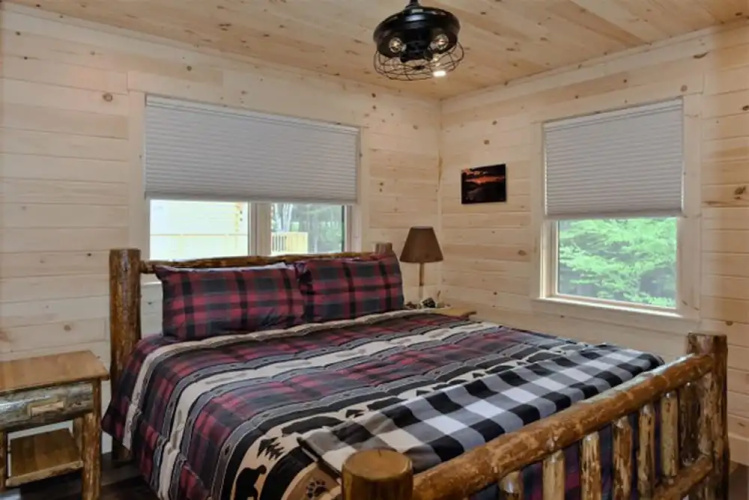 Back Lake Lodges Eagles Nest