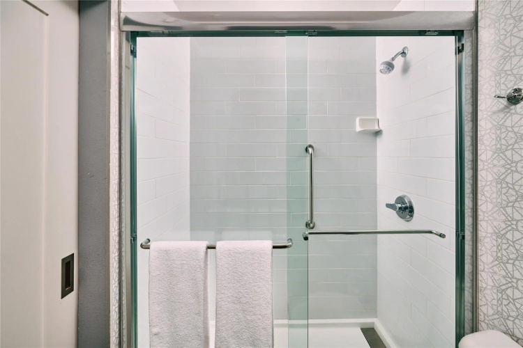Hampton Inn Anchorage photo 9