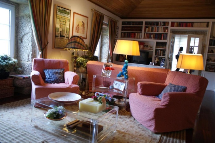 5 Bedrooms Cottage