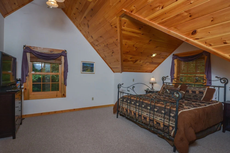 Bear Necessity 4 Bedroom House