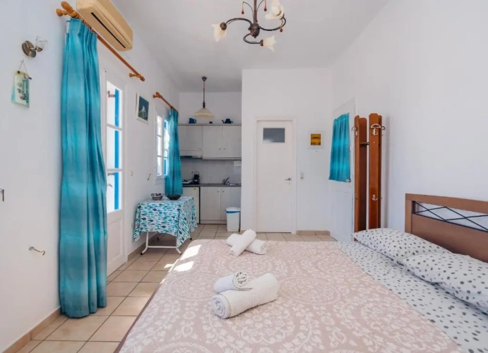 Standard Triple room with sea view