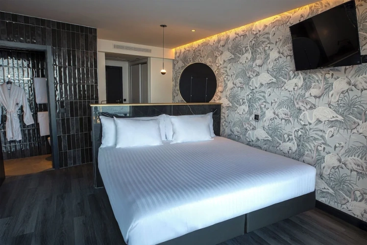 Standard Club room