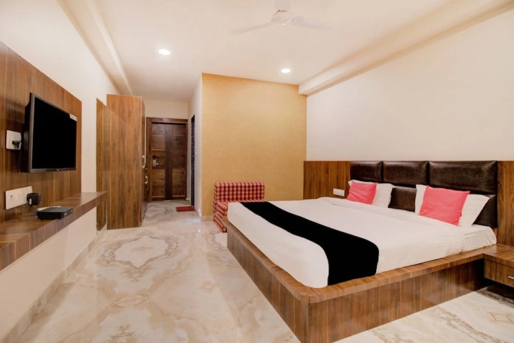 Capital O 44207 Hotel Krishnaraj