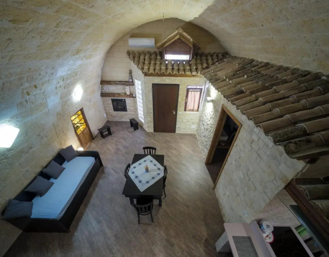 ROBERTO's Guest House