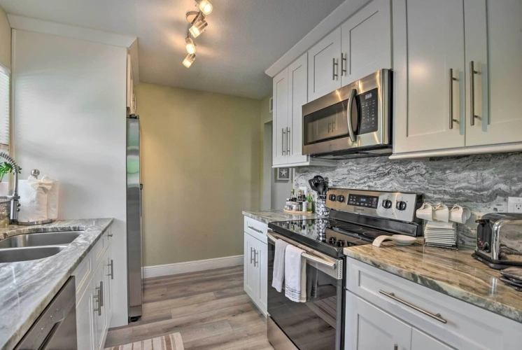 2 Bedrooms Apartment