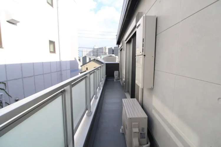 M 1 Tokyo Higashirokugo
