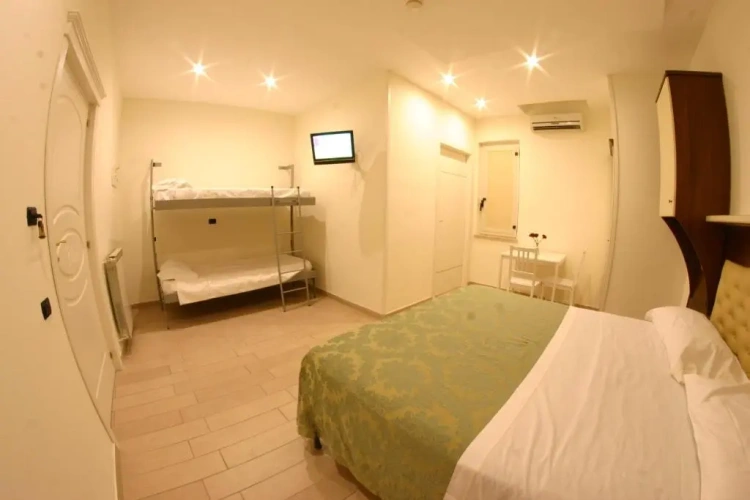 Standard Quadruple room