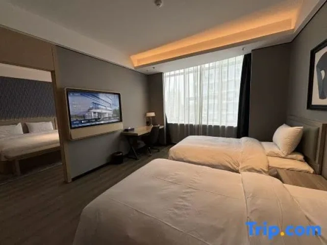 Deluxe Family Suite