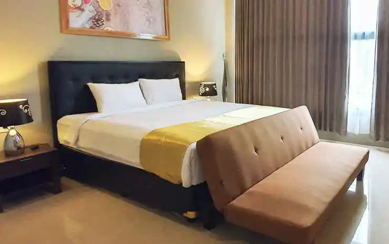 Cinnamon's Hotel