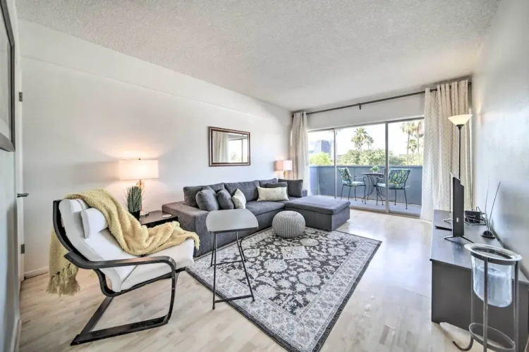 1 Bedroom Apartment with balcony