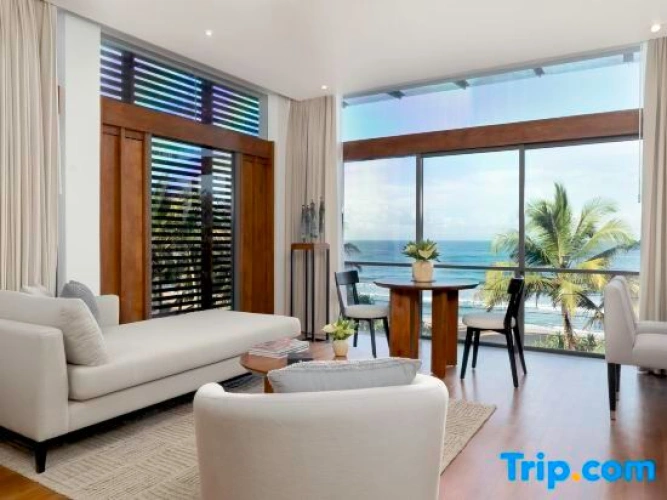 Deluxe room with ocean view