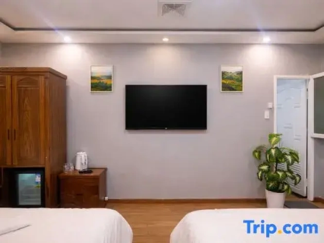 Standard Quadruple Family room
