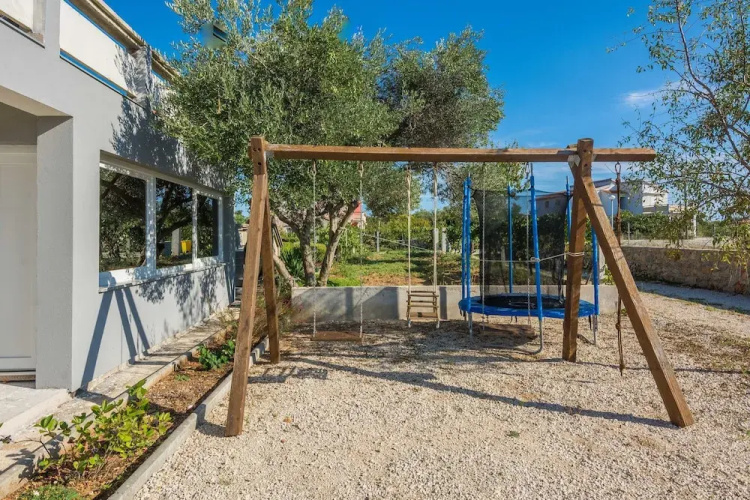Apartment Radovic Nives