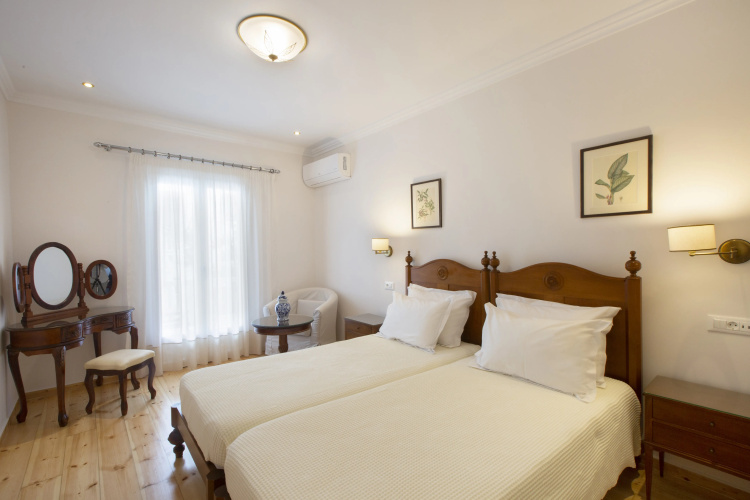 Despotiko Hotel