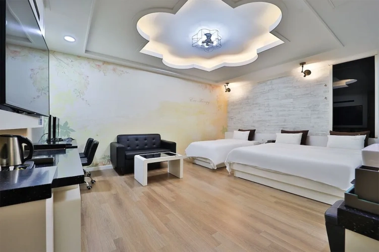 Standard Twin Family room