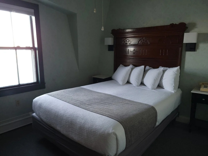 The National Hotel