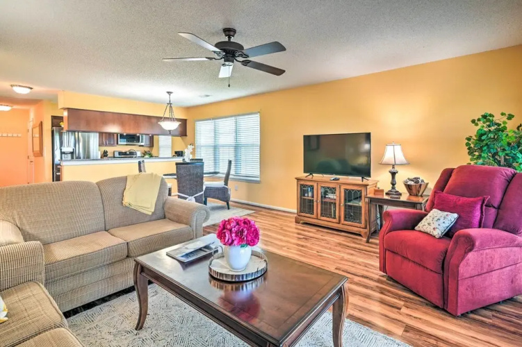 Pool, Patio & Golf Course Views: Myrtle Beach Gem