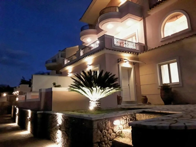 2 Bedrooms Cottage
