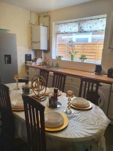 Standard Triple room