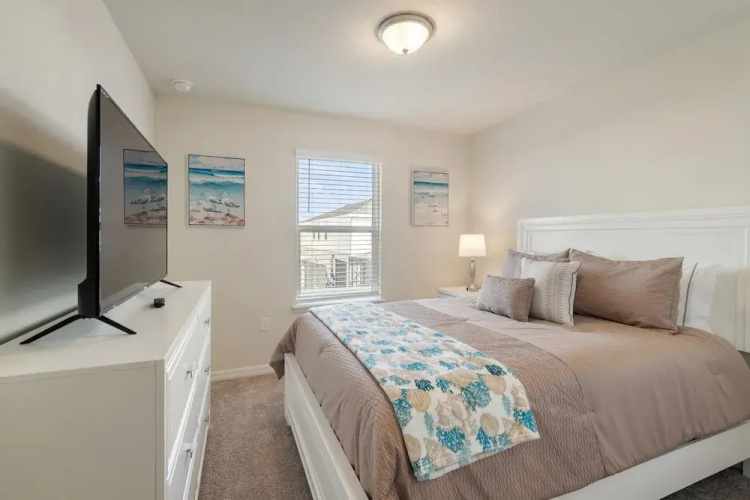1228 Blue Island Dr