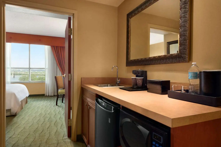 Embassy Suites by Hilton East Peoria Riverfront Hotel & Conf photo 36