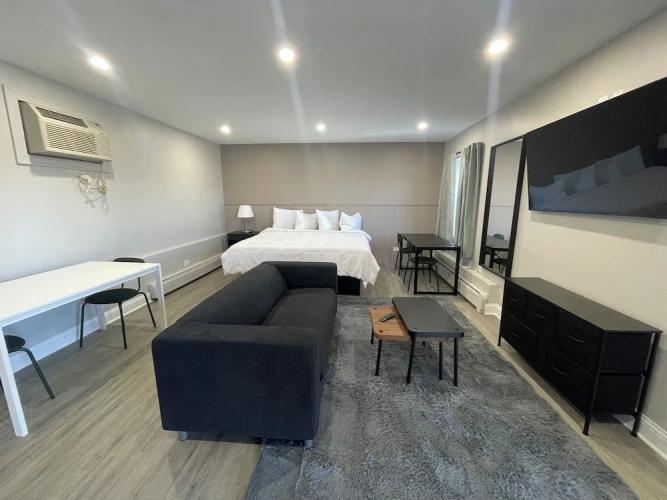 Deluxe Suite