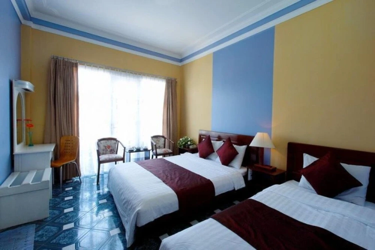 Standard Triple room