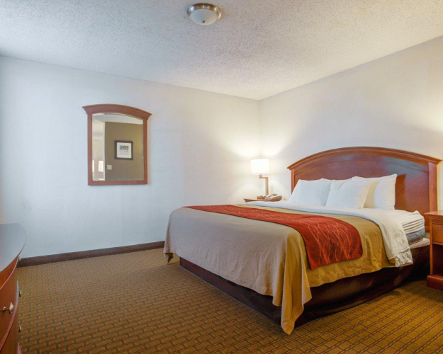 Quality Inn Ada near University
