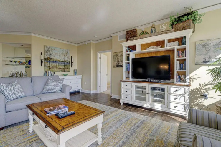 2417 Windsor Place II