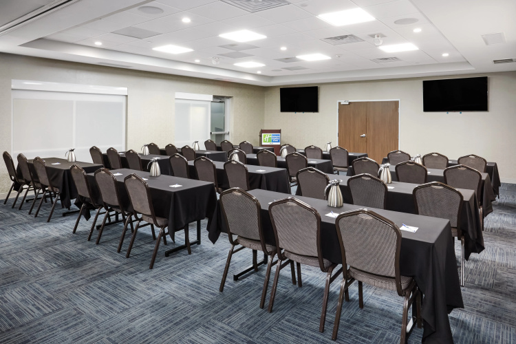 Holiday Inn Express & Suites Chicago North Shore - Niles photo 19