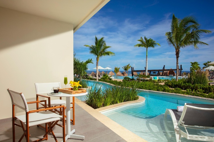 Swim Out Preferred Club Double Junior Suite