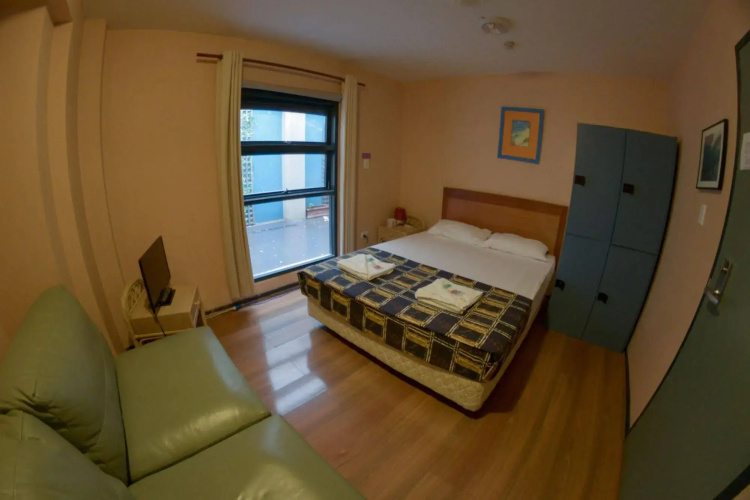 Boardrider Backpacker & Budget Motel