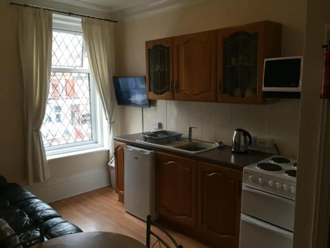 1 Bedroom Apartment