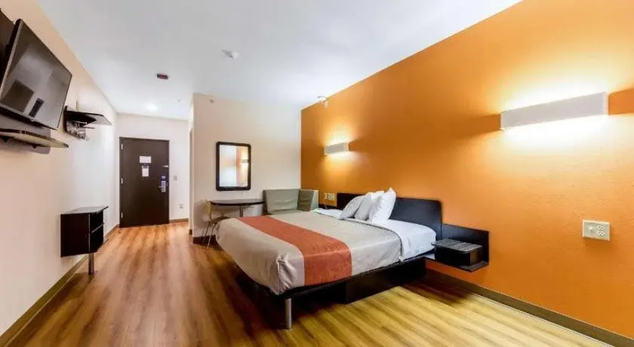 Motel 6 Jourdanton