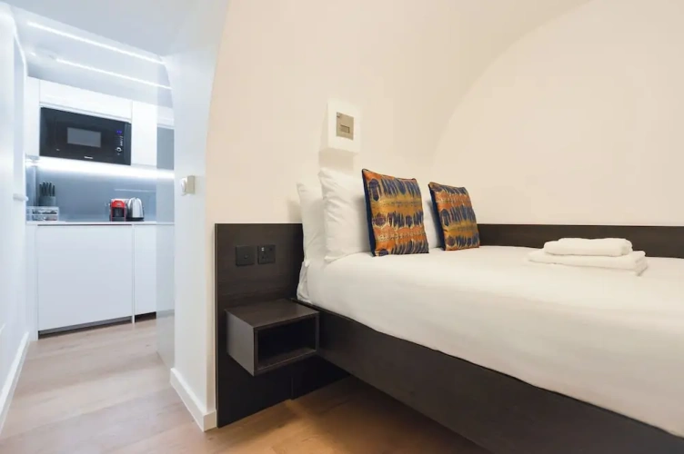 Standard Single Basement room