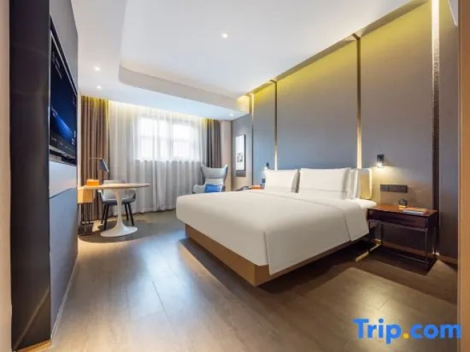 Superior Double Suite with city view