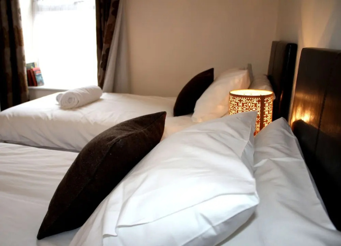 Cotswolds Valley Accommodation-Excl Prop