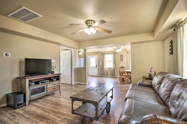 1/2 Mi to Sand: Surfside Beach Retreat!