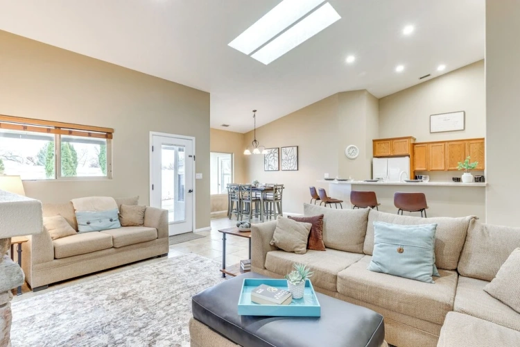 4 Bedrooms Cottage