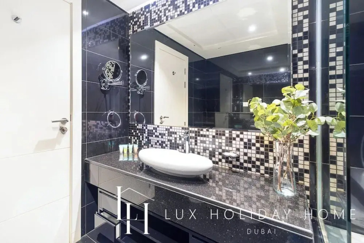LUX The Bays Edge Canal View Suite