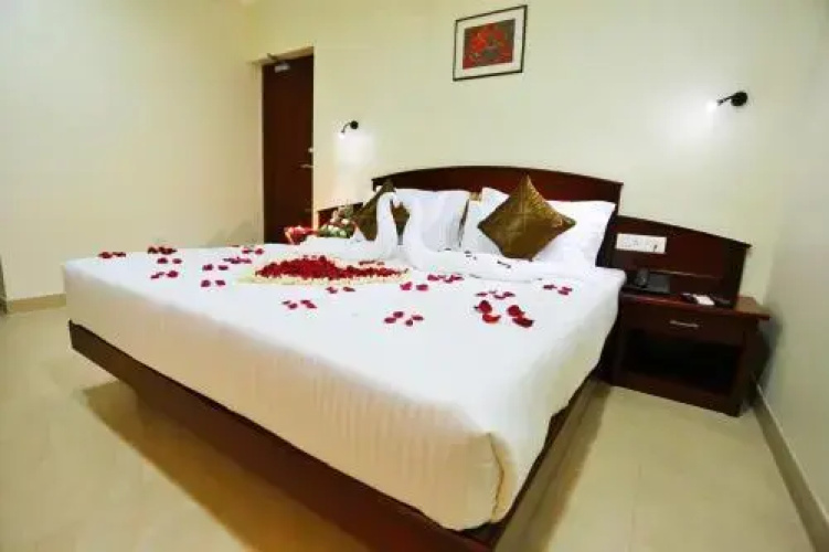 Hotel white city