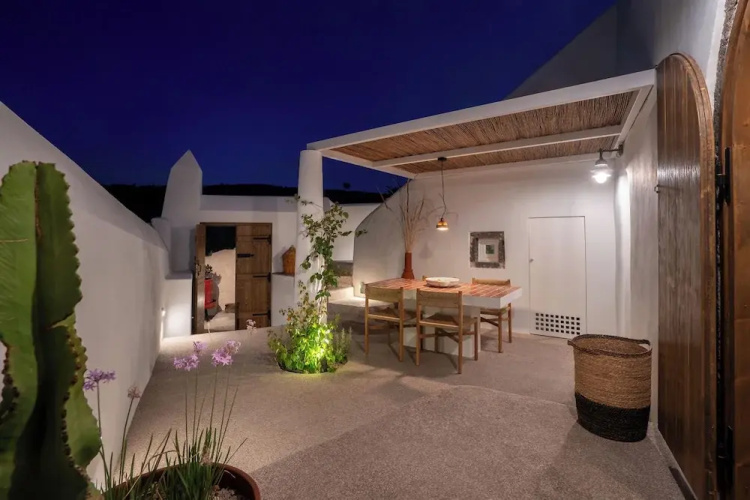 Kanava Cave Winery Villa