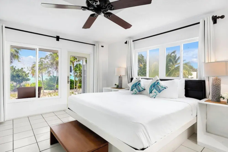 Pelican Beach Hotel