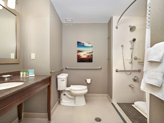 Premium Quadruple room with harbour view