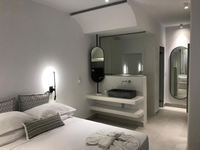 Deluxe Double room with partial sea view